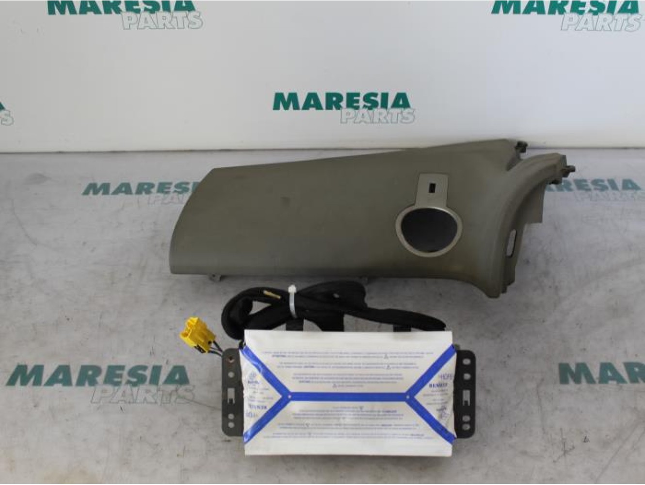 Renault - Espace - Right airbag (dashboard)