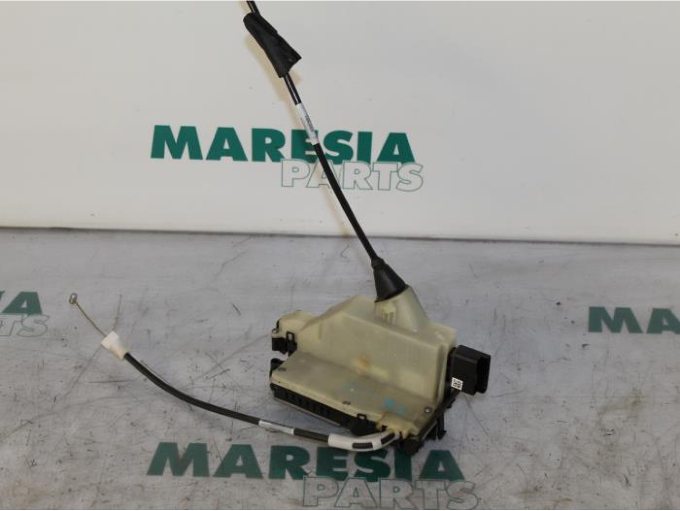 Peugeot - 208 - Front door lock mechanism 4-door, right