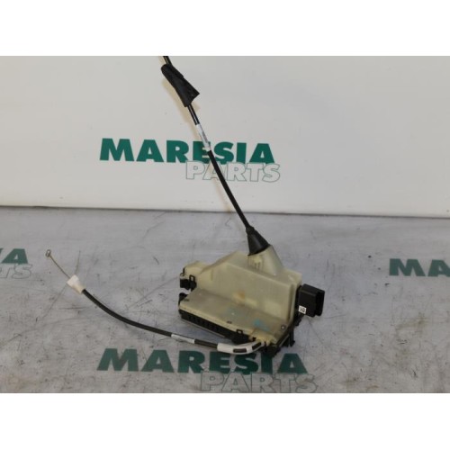 Peugeot - 208 - Front door lock mechanism 4-door, right