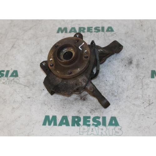 Renault - Laguna - Knuckle, front left