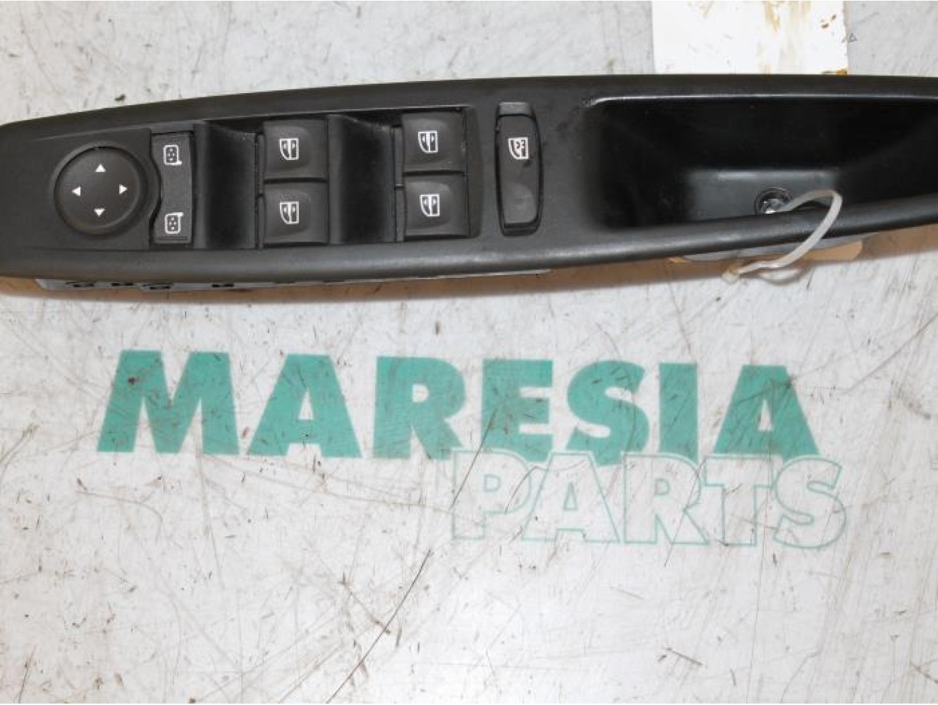 Renault - Megane - Multi-functional window switch