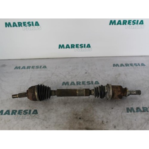 Renault - Megane - Aandrijfas links-voor