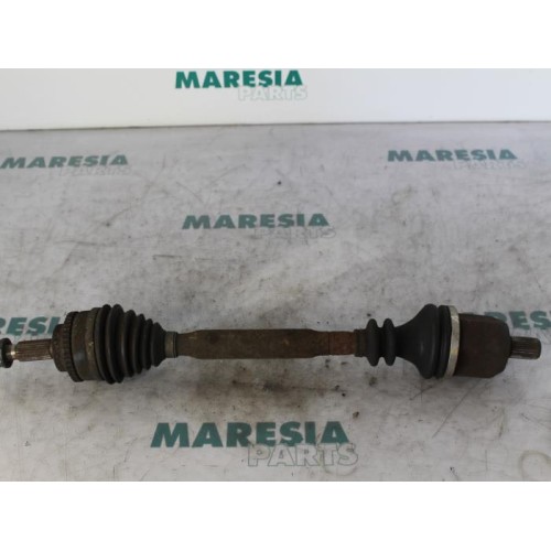 Renault - Megane Scenic - Front drive shaft, left