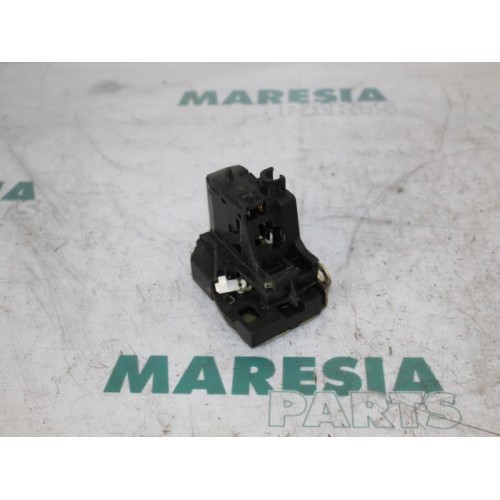 Renault - Megane Scenic - Front door lock mechanism 4-door, right