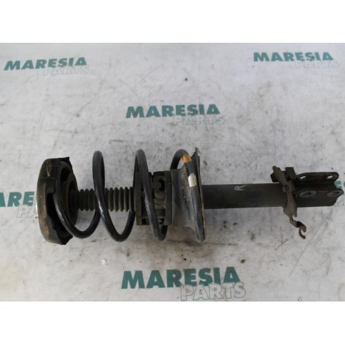 Renault - Megane Scenic - Front shock absorber rod, right