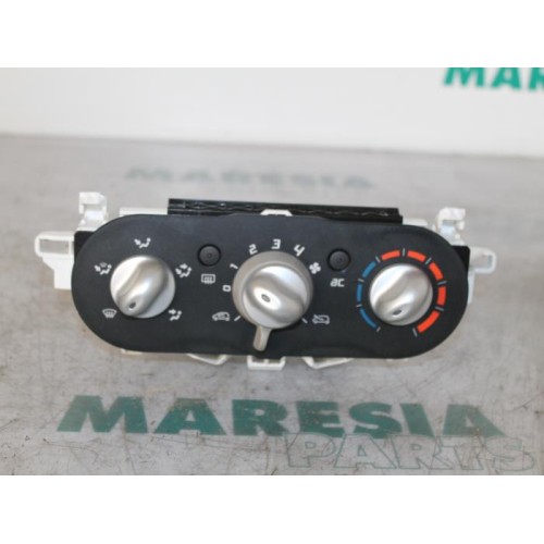 Renault - Twingo - Heater control panel