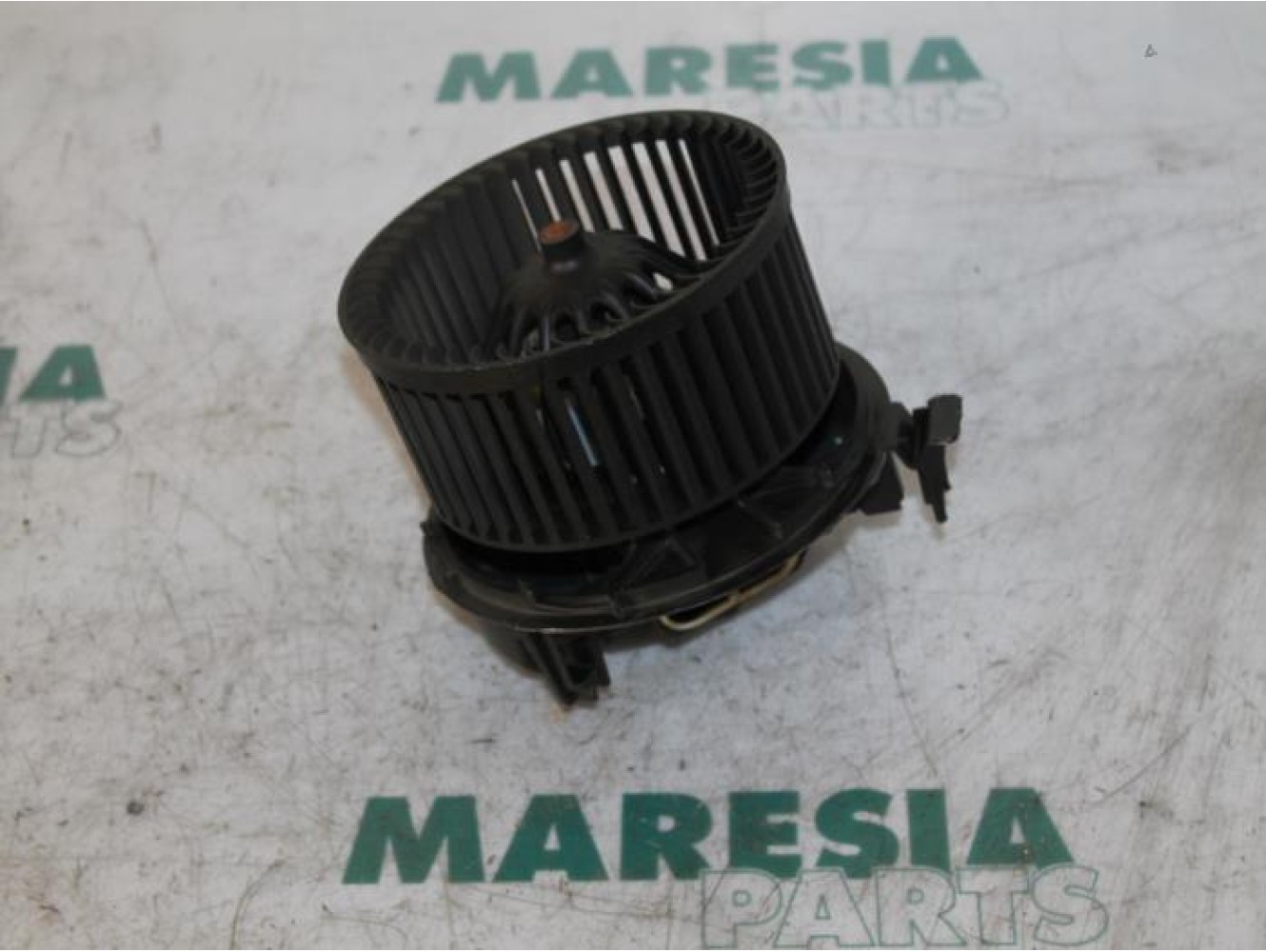 Renault - Twingo - Heating and ventilation fan motor
