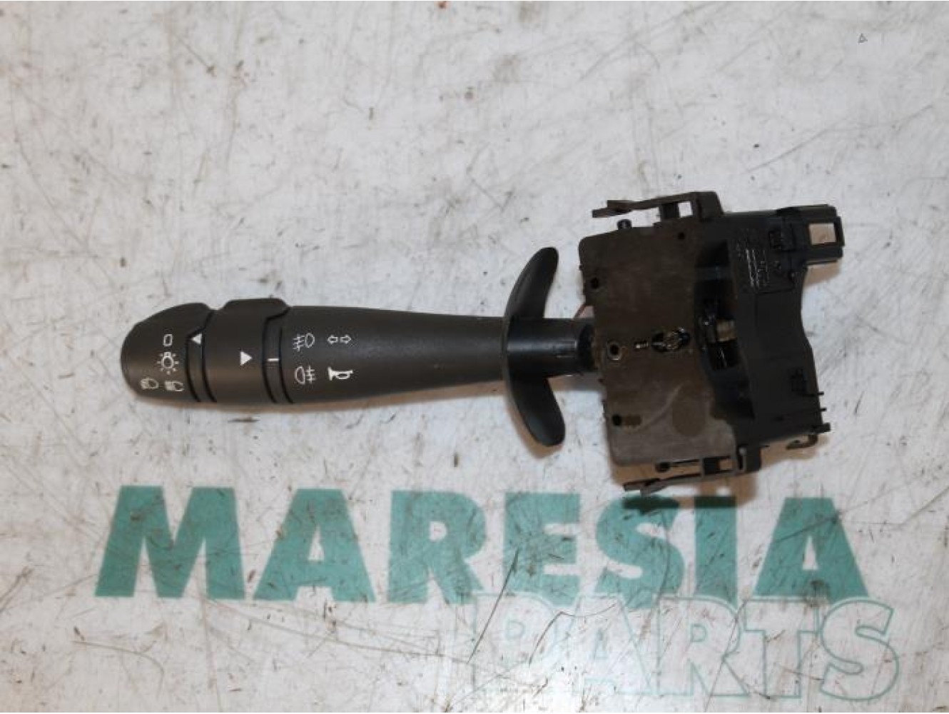 Renault - Twingo - Indicator switch