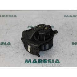 Renault - Megane Scenic - Heating and ventilation fan motor