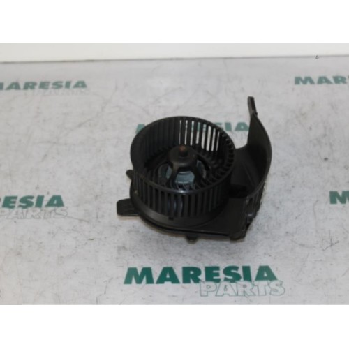 Renault - Megane Scenic - Heating and ventilation fan motor