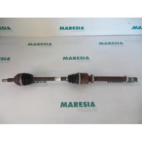 Renault - Megane Scenic - Front drive shaft, right