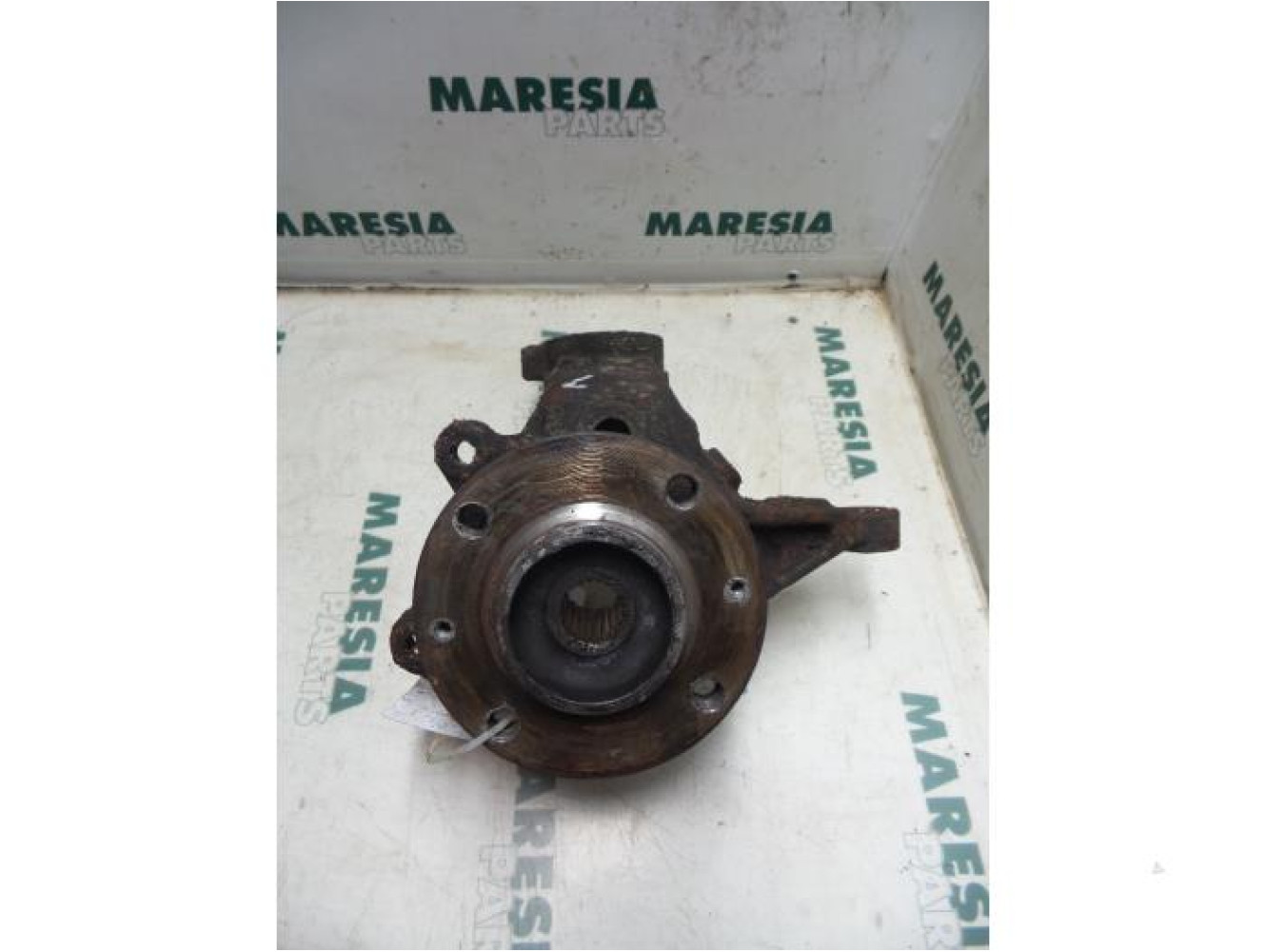 Peugeot - 206 - Knuckle, front left