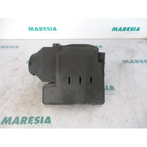Renault - Clio - Air box