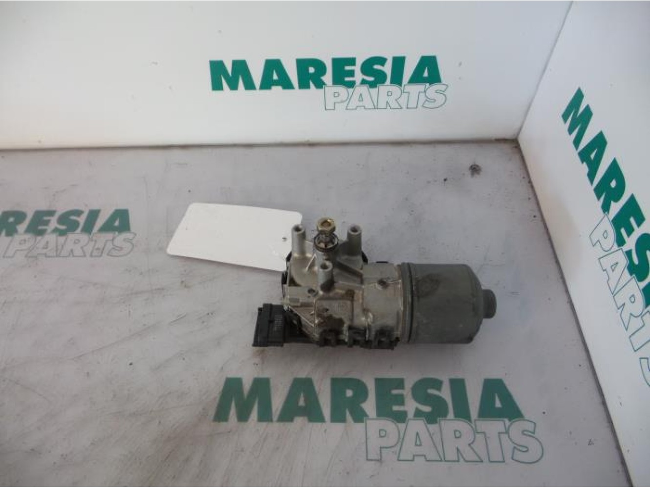 Peugeot - 206 - Front wiper motor