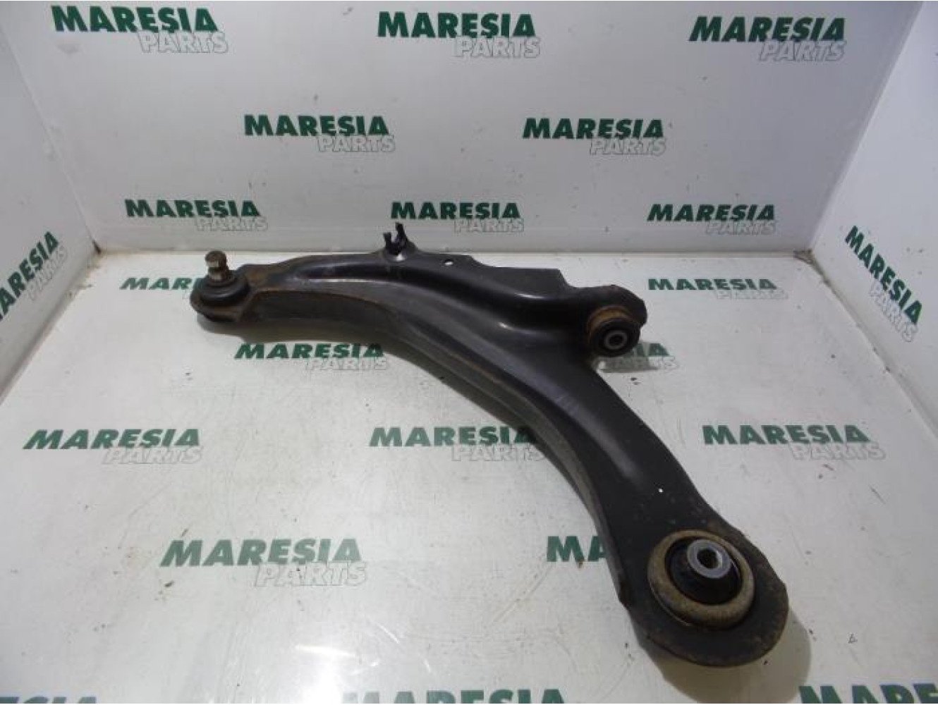Renault - Megane Scenic - Front lower wishbone, left