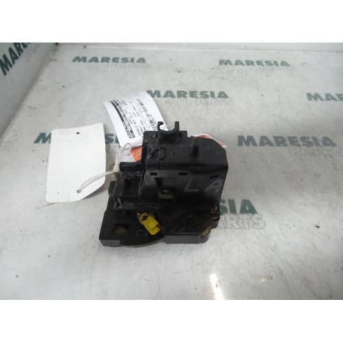 Renault - Megane Scenic - Rear door lock mechanism 4-door, left