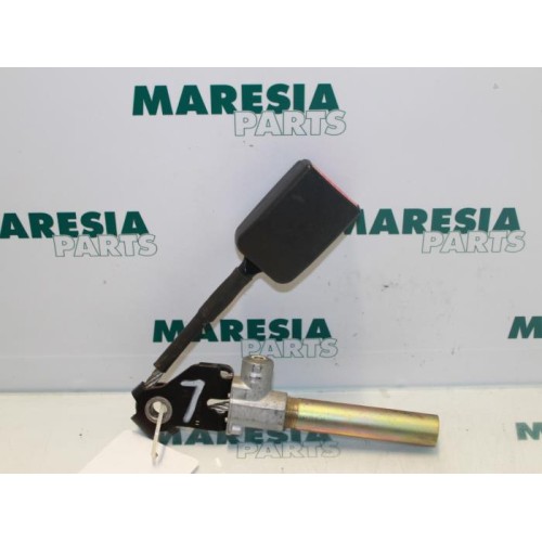 Renault - Megane Scenic - Gurtsrammer links