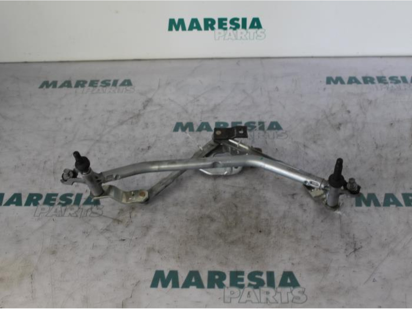Peugeot - 208 - Wiper mechanism