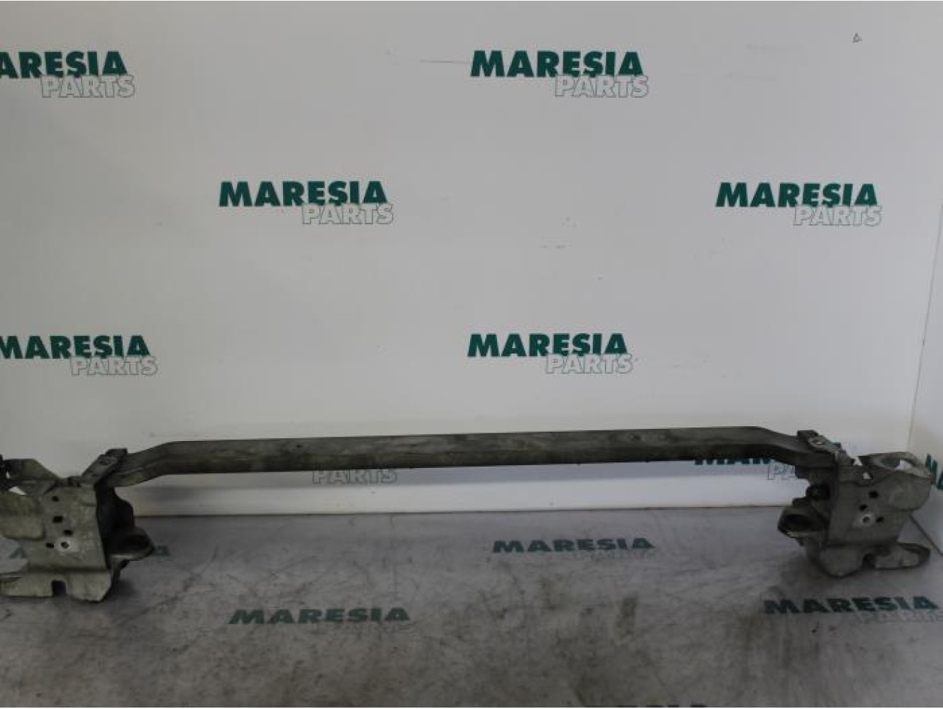 Renault - Laguna - Radiator bar