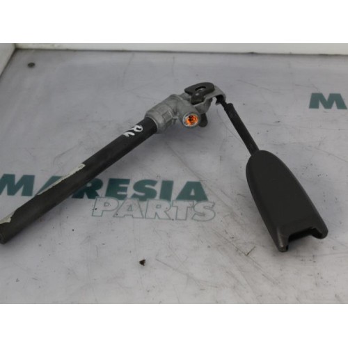 Renault - Megane Scenic - Seatbelt tensioner, right