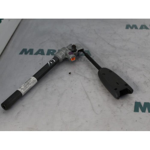 Renault - Megane Scenic - Gurtsrammer links