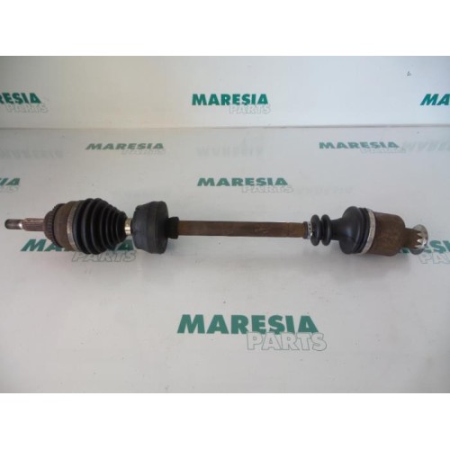 Renault - Megane Scenic - Front drive shaft, right