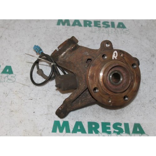 Peugeot - 206 - Knuckle, front right
