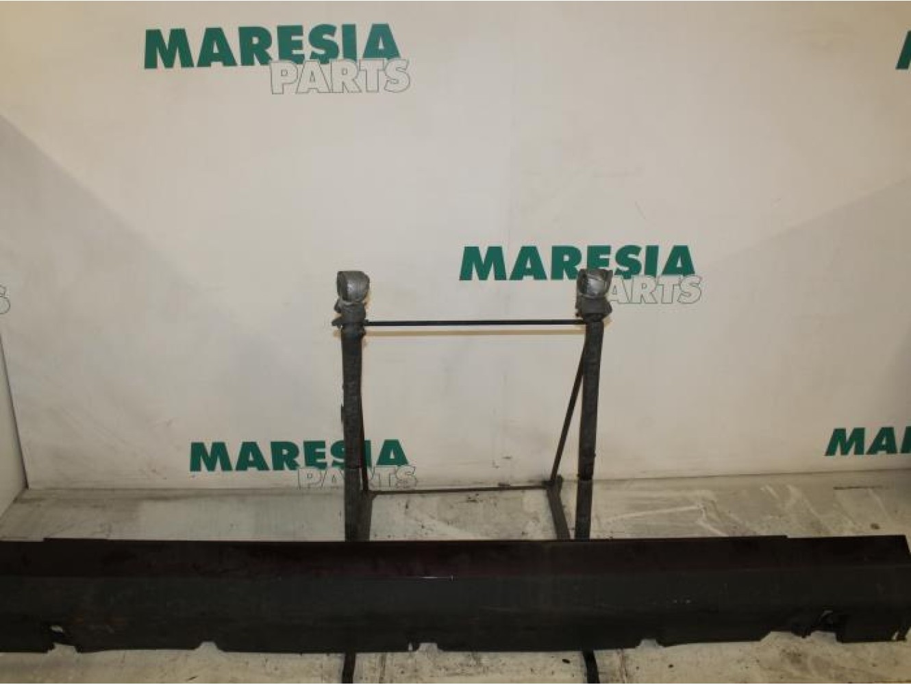 Lancia - Thesis - Zijskirt links