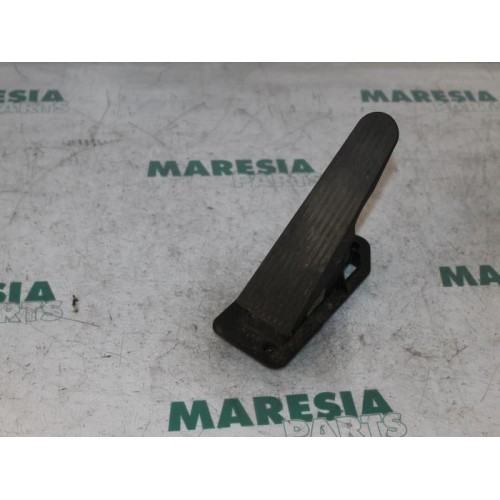 Lancia - Thesis - Throttle pedal position sensor