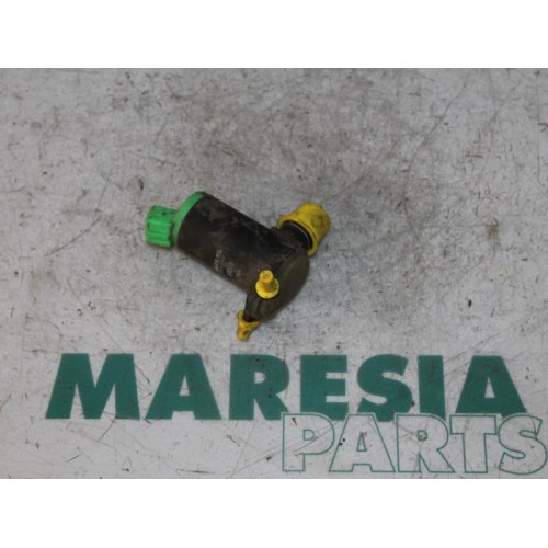 Peugeot - 206 - Scheibensprüherpumpe vorne
