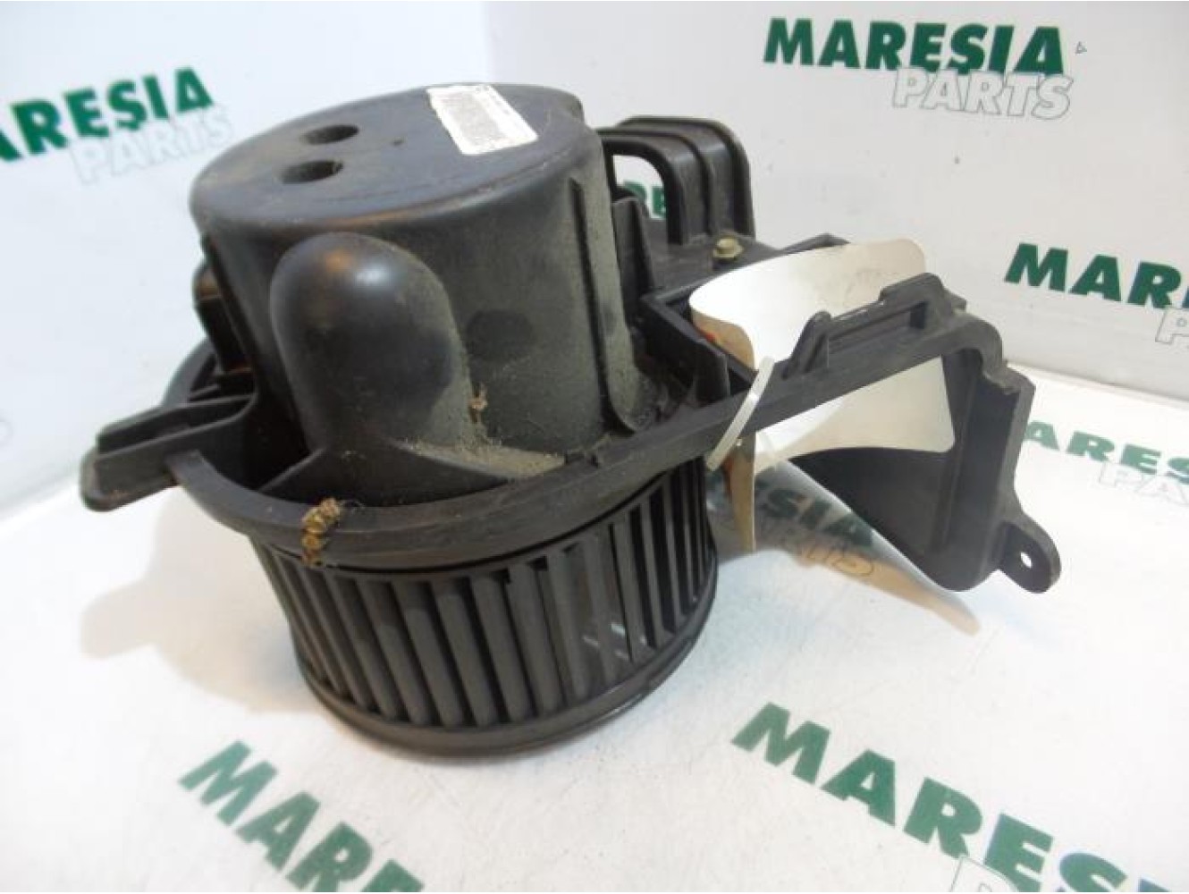 Renault - Clio - Heating and ventilation fan motor