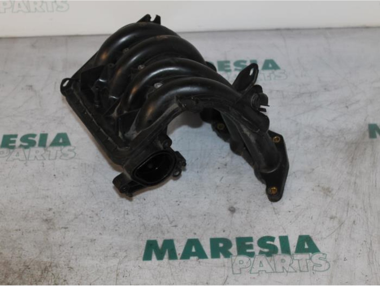 Peugeot - 206 - Intake manifold