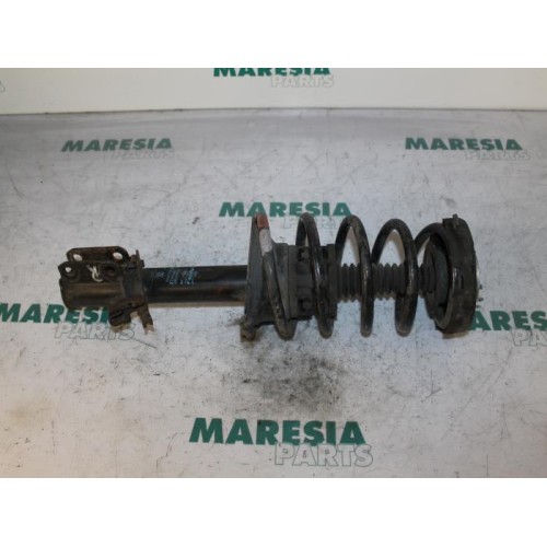 Renault - Megane Scenic - Front shock absorber rod, right