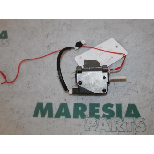 Lancia - Thesis - Moteur verrouillage centrale des portes