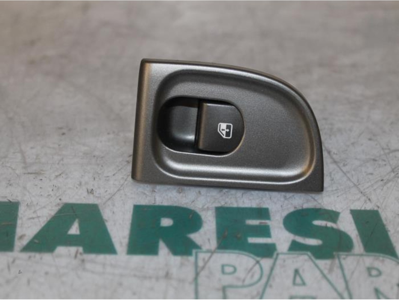 Lancia - Thesis - Multi-functional window switch