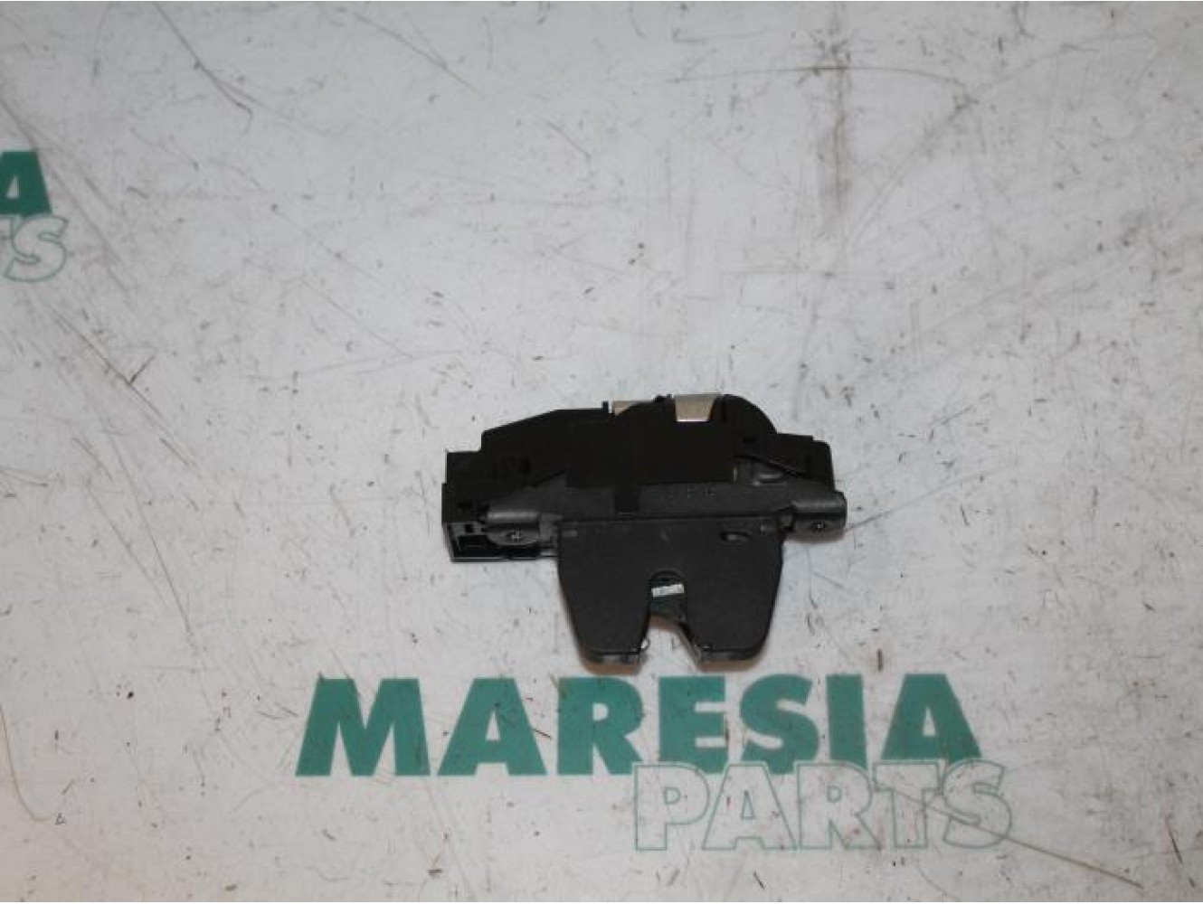 Citroen - C5 - Tailgate lock mechanism