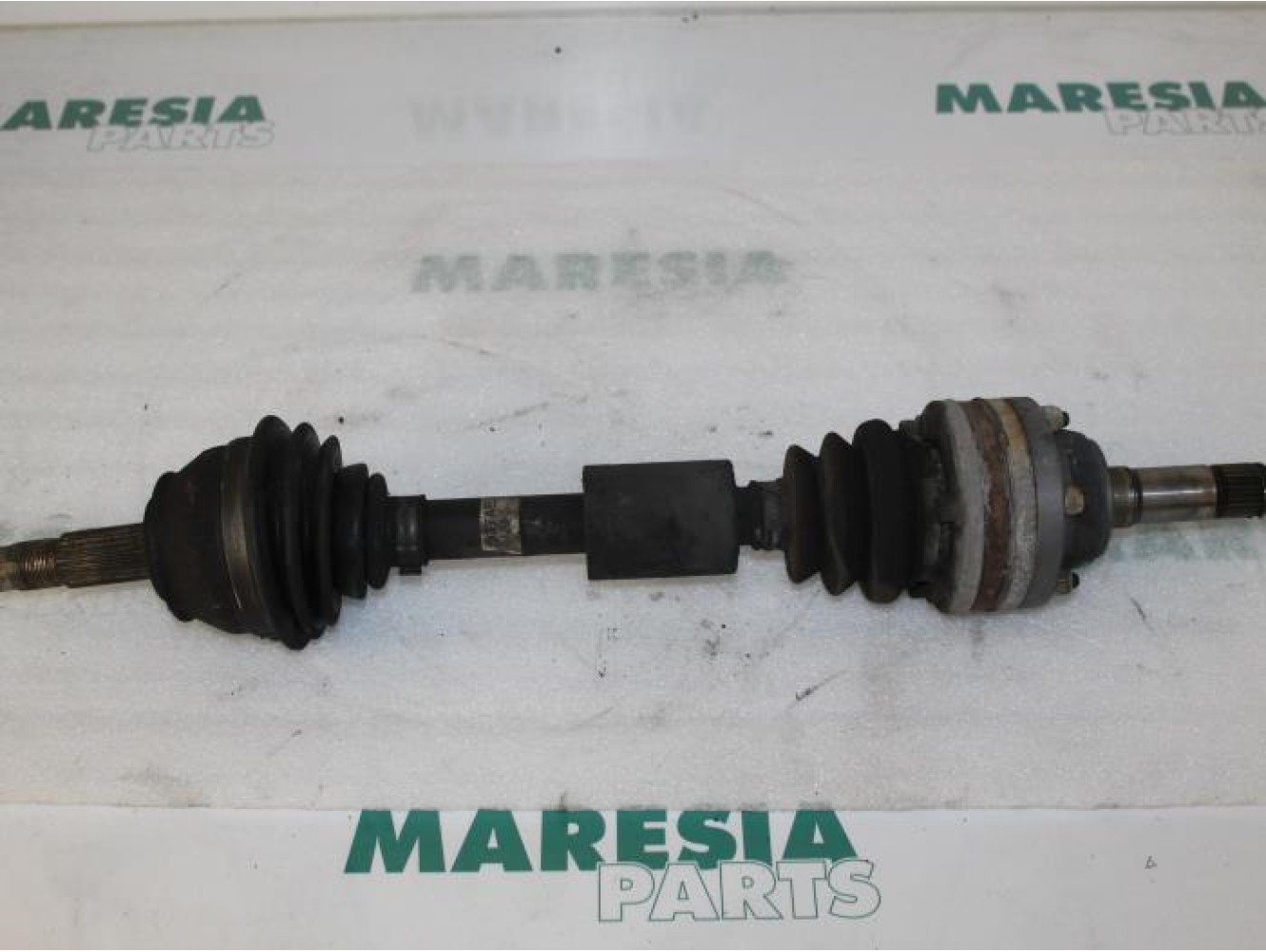 Alfa Romeo - 147 - Aandrijfas links-voor