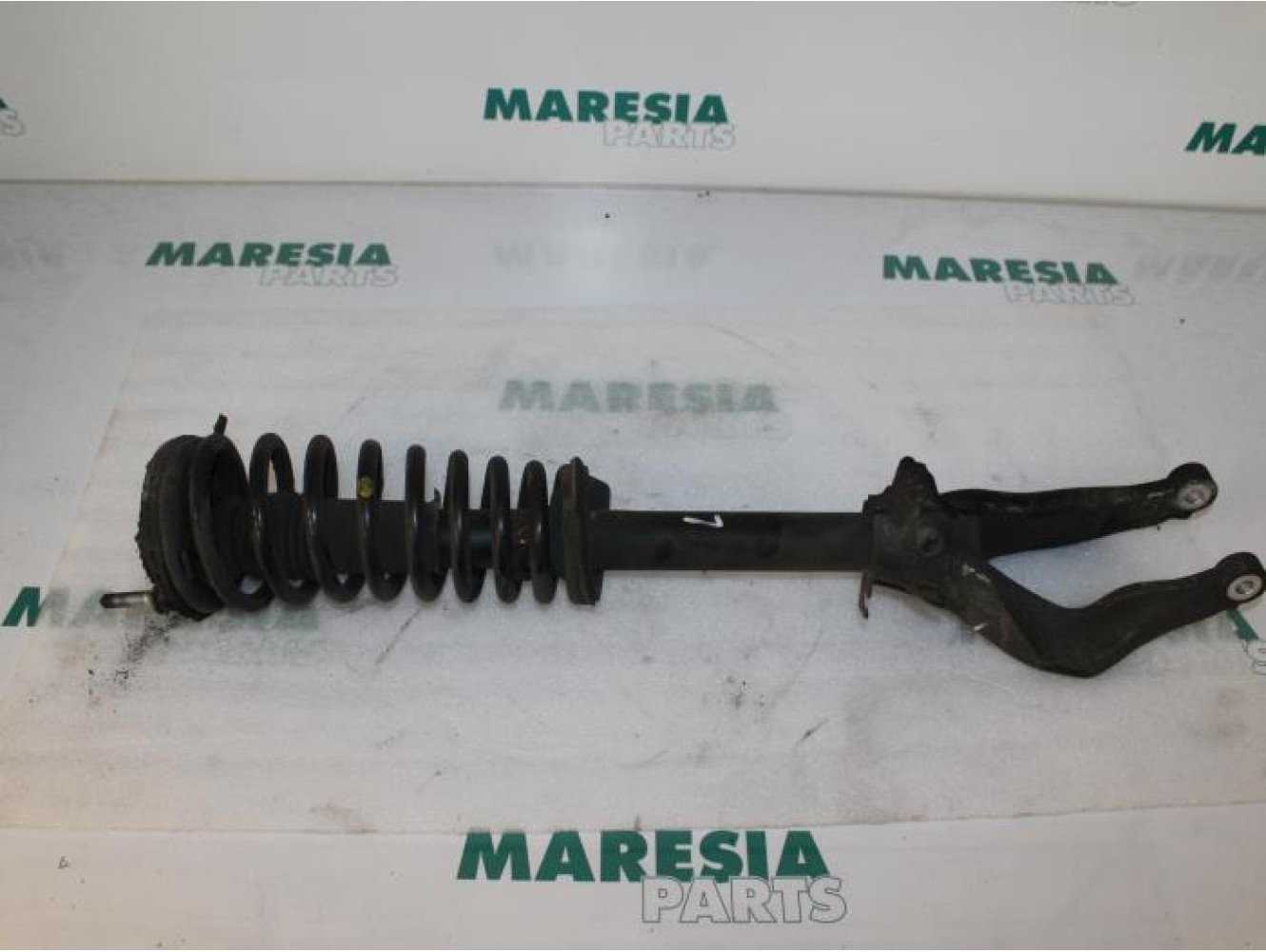 Alfa Romeo - 147 - Stoßdämpferstrebe links vorne