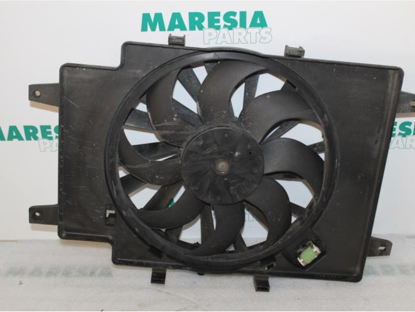 Alfa Romeo - 147 - Fan motor