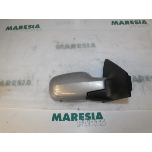 Renault - Megane - Wing mirror, right