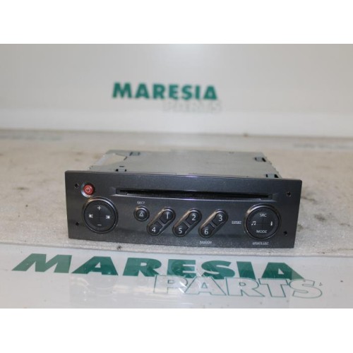 Renault - Clio - Radio CD player