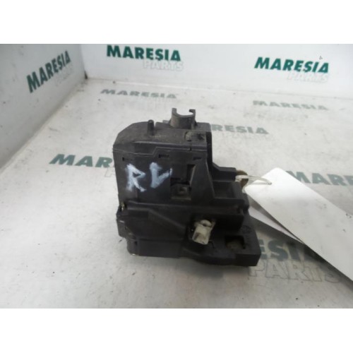 Renault - Megane Scenic - Front door lock mechanism 4-door, right