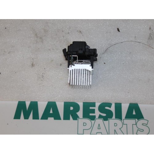 Renault - Clio - Heater resistor