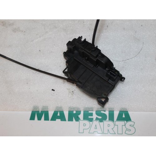 Renault - Clio - Front door lock mechanism 4-door, right