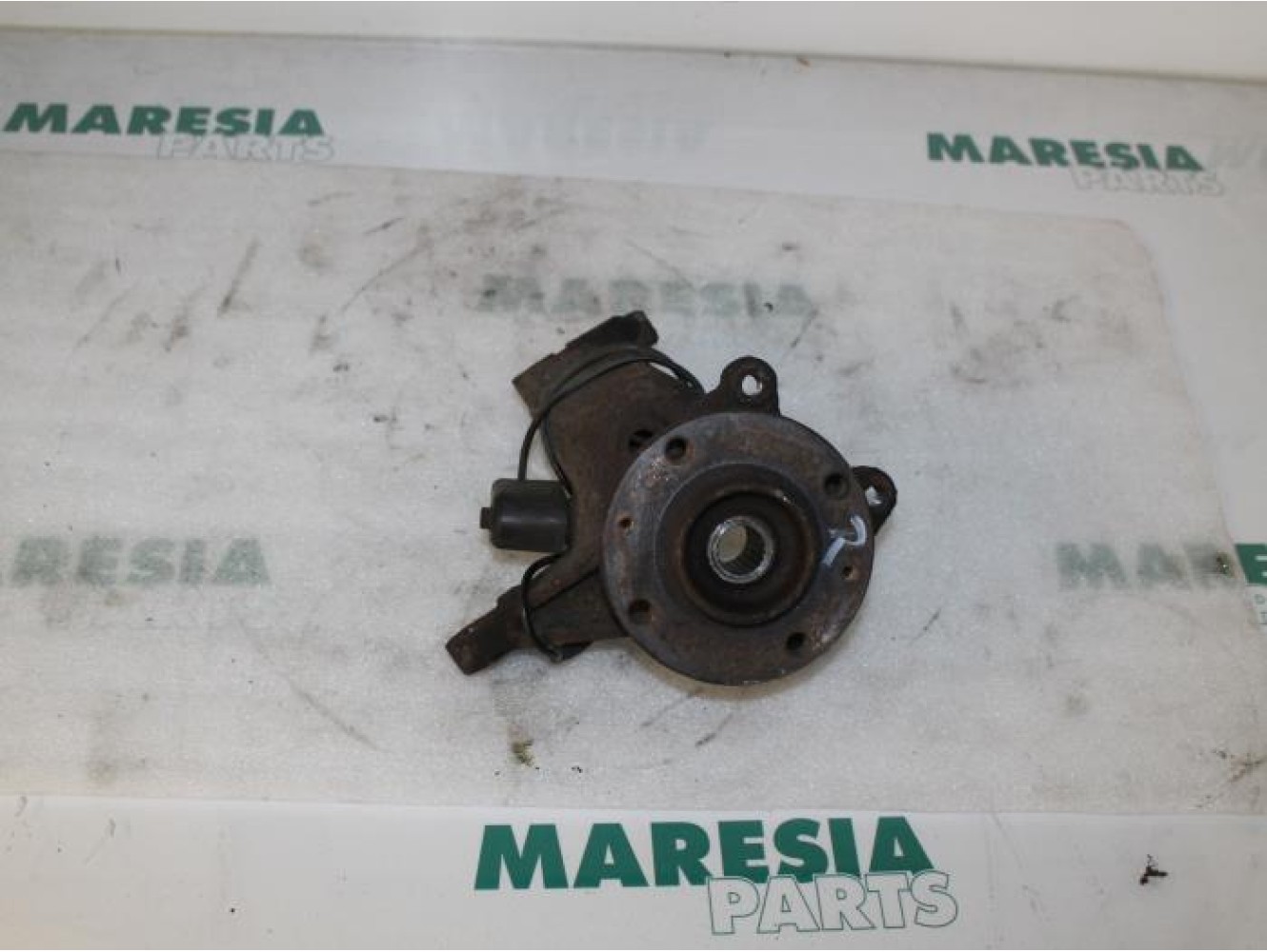 Peugeot - 206 - Fusee rechts-voor