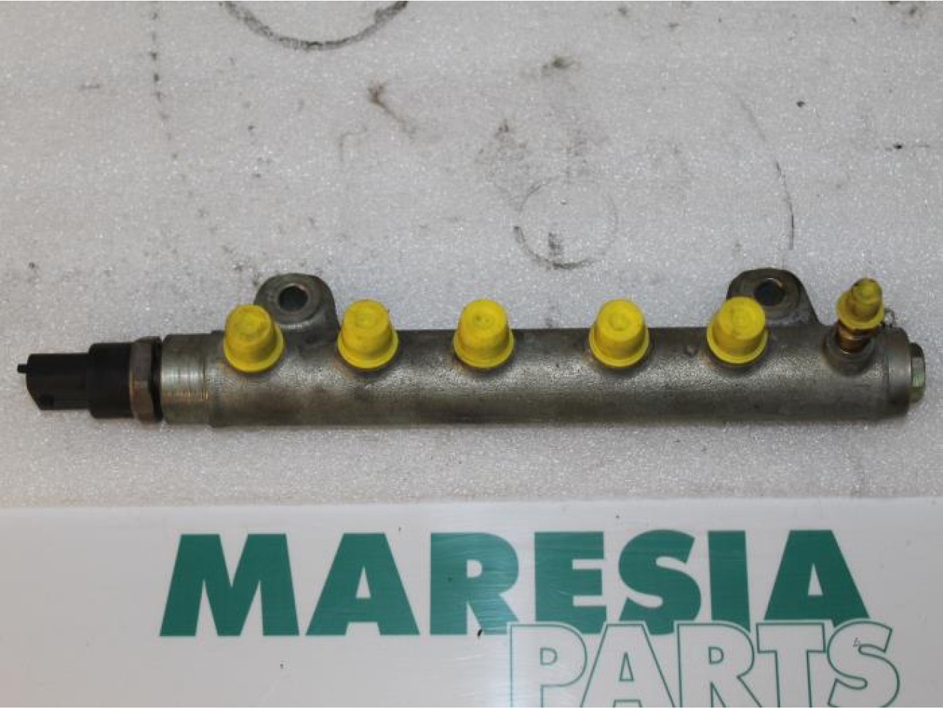 Renault - Vel Satis - Fuel injector nozzle