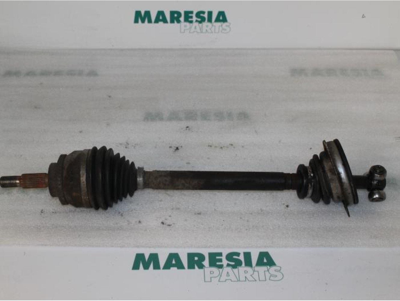Renault - Megane - Aandrijfas links-voor
