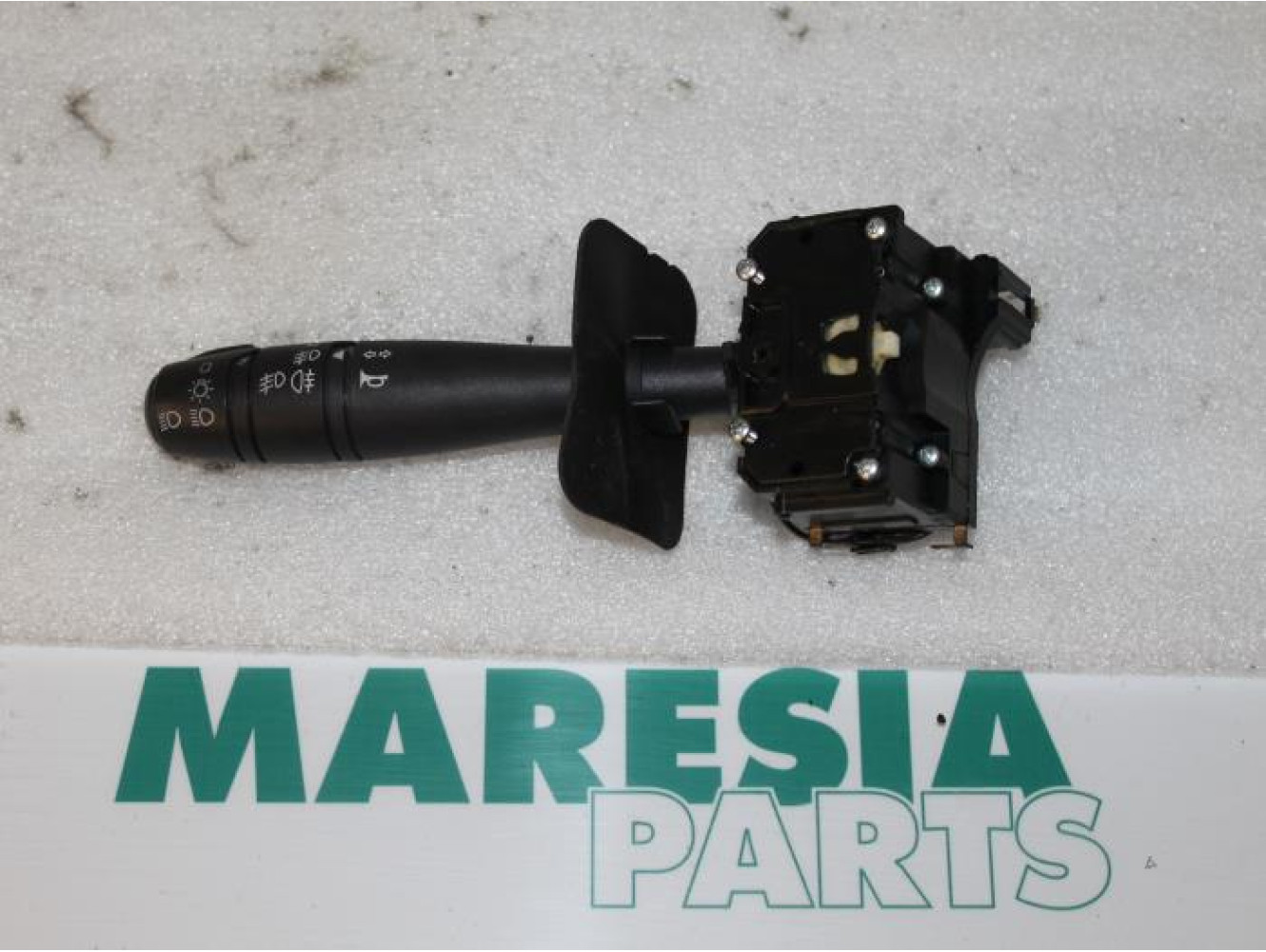 Renault - Clio - Indicator switch