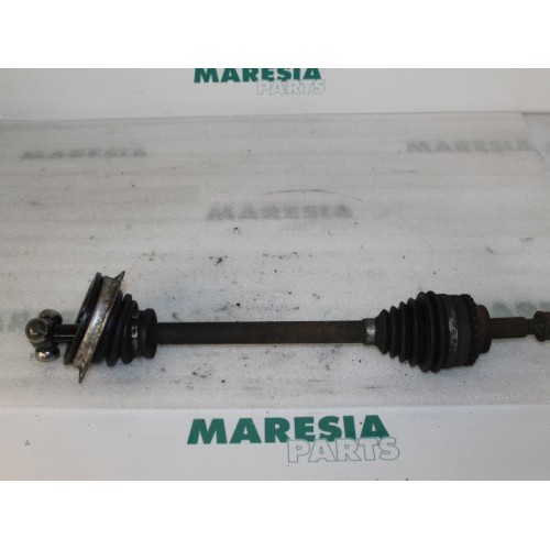 Renault - Clio - Front drive shaft, left