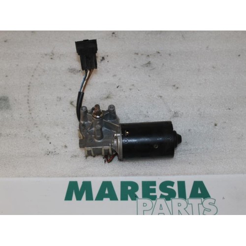 Renault - Clio - Front wiper motor